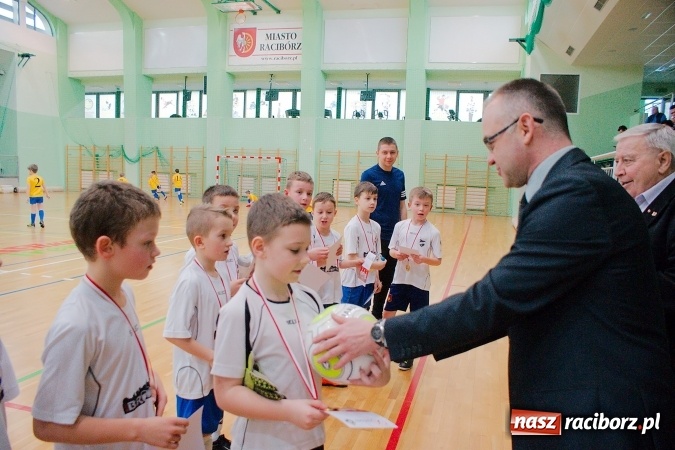 Zdjęcie w galerii na portalu naszraciborz.pl: Zimowa Liga Halowa: Ostatnia kolejka zmagań żaków wiadomości z regionu