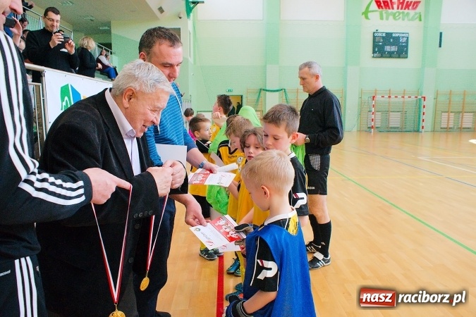 Zdjęcie w galerii na portalu naszraciborz.pl: Zimowa Liga Halowa: Ostatnia kolejka zmagań żaków wiadomości z regionu
