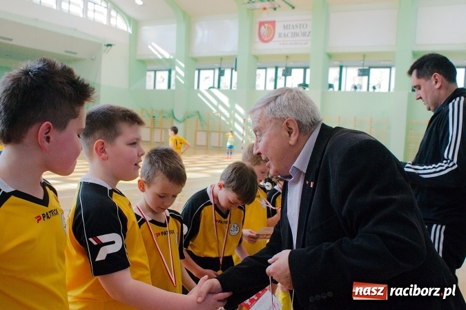 Zdjęcie w galerii na portalu naszraciborz.pl: Zimowa Liga Halowa: Ostatnia kolejka zmagań żaków wiadomości z regionu