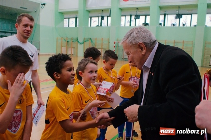Zdjęcie w galerii na portalu naszraciborz.pl: Zimowa Liga Halowa: Ostatnia kolejka zmagań żaków wiadomości z regionu