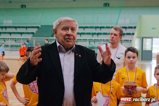 Zdjęcie w galerii na portalu naszraciborz.pl: Zimowa Liga Halowa: Ostatnia kolejka zmagań żaków wiadomości z regionu