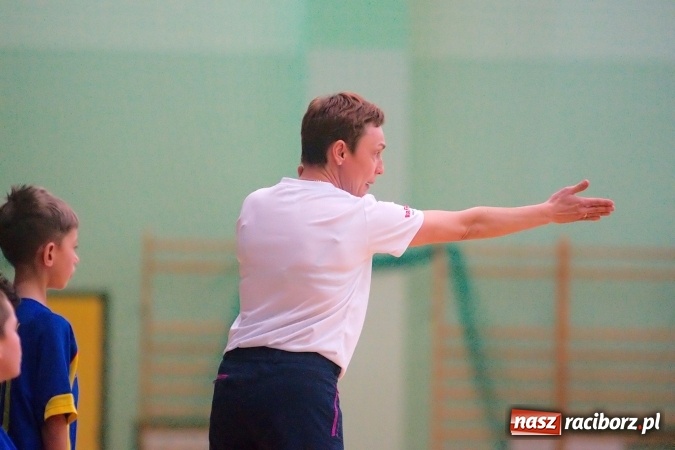 Zdjęcie w galerii na portalu naszraciborz.pl: Zimowa Liga Halowa: Ostatnia kolejka zmagań żaków wiadomości z regionu