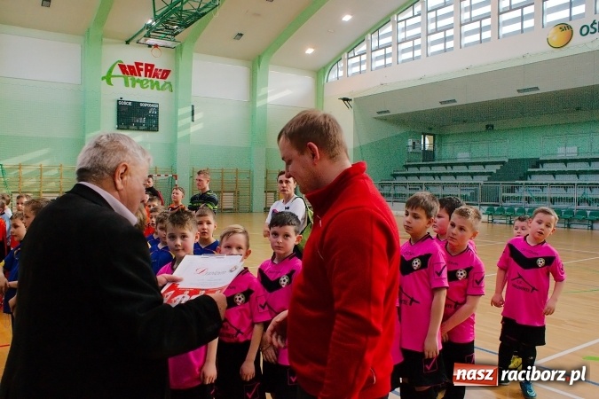 Zdjęcie w galerii na portalu naszraciborz.pl: Zimowa Liga Halowa: Ostatnia kolejka zmagań żaków wiadomości z regionu