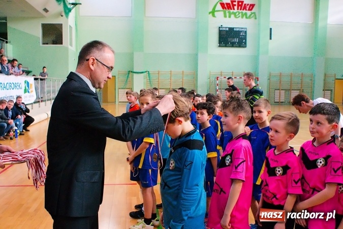 Zdjęcie w galerii na portalu naszraciborz.pl: Zimowa Liga Halowa: Ostatnia kolejka zmagań żaków wiadomości z regionu