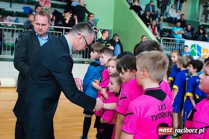 Zdjęcie w galerii na portalu naszraciborz.pl: Zimowa Liga Halowa: Ostatnia kolejka zmagań żaków wiadomości z regionu