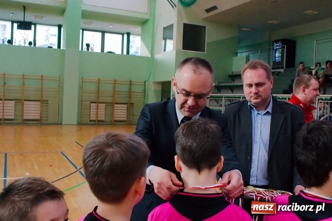 Zdjęcie w galerii na portalu naszraciborz.pl: Zimowa Liga Halowa: Ostatnia kolejka zmagań żaków wiadomości z regionu