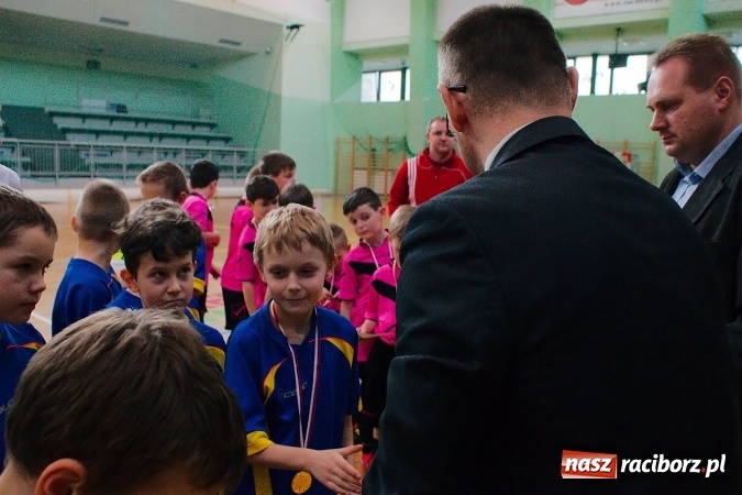 Zdjęcie w galerii na portalu naszraciborz.pl: Zimowa Liga Halowa: Ostatnia kolejka zmagań żaków wiadomości z regionu