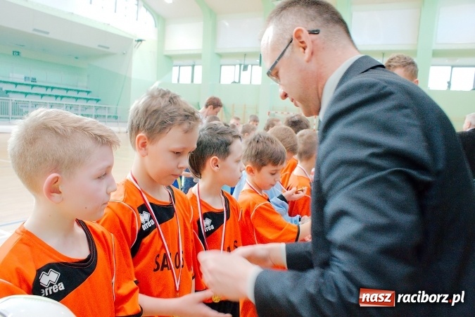 Zdjęcie w galerii na portalu naszraciborz.pl: Zimowa Liga Halowa: Ostatnia kolejka zmagań żaków wiadomości z regionu