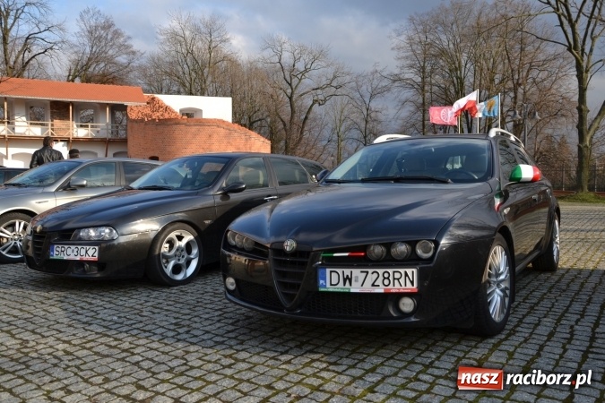 Zdjęcie w galerii na portalu naszraciborz.pl: Zlot miłośników Alf Romeo na zamku za nami wiadomości z regionu