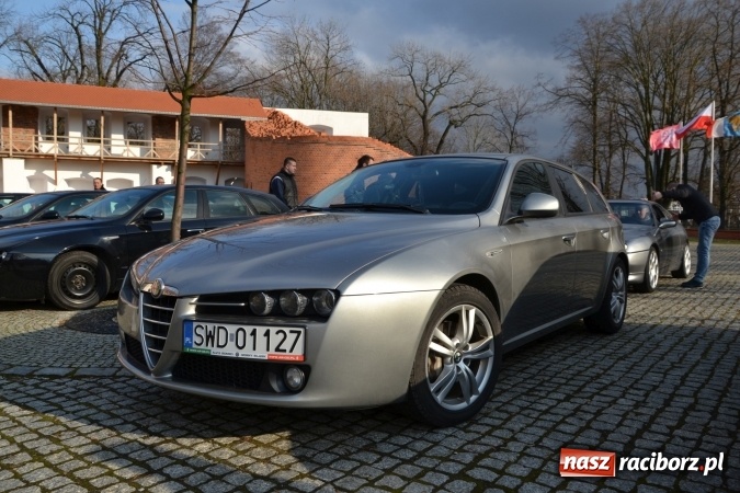 Zdjęcie w galerii na portalu naszraciborz.pl: Zlot miłośników Alf Romeo na zamku za nami wiadomości z regionu