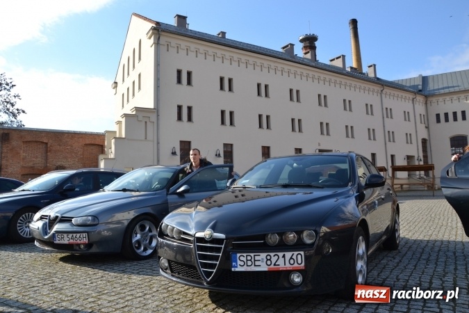 Zdjęcie w galerii na portalu naszraciborz.pl: Zlot miłośników Alf Romeo na zamku za nami wiadomości z regionu