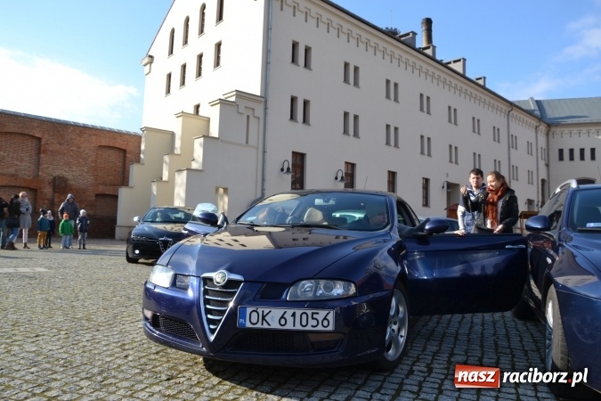 Zdjęcie w galerii na portalu naszraciborz.pl: Zlot miłośników Alf Romeo na zamku za nami wiadomości z regionu