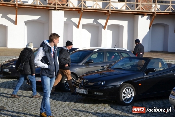 Zdjęcie w galerii na portalu naszraciborz.pl: Zlot miłośników Alf Romeo na zamku za nami wiadomości z regionu