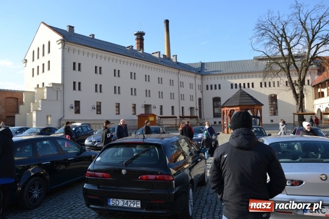 Zdjęcie w galerii na portalu naszraciborz.pl: Zlot miłośników Alf Romeo na zamku za nami wiadomości z regionu