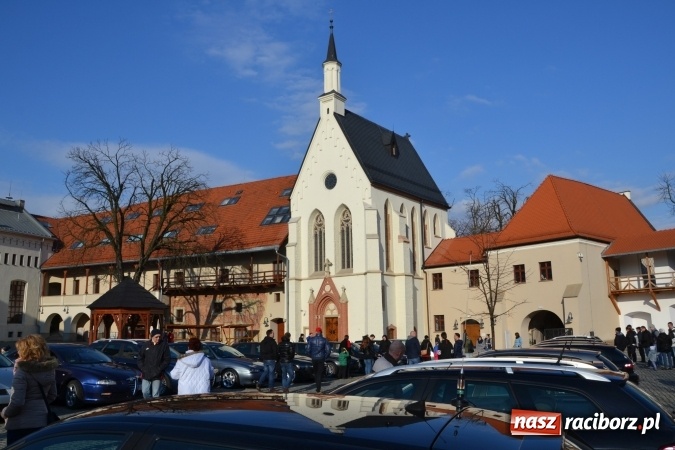 Zdjęcie w galerii na portalu naszraciborz.pl: Zlot miłośników Alf Romeo na zamku za nami wiadomości z regionu