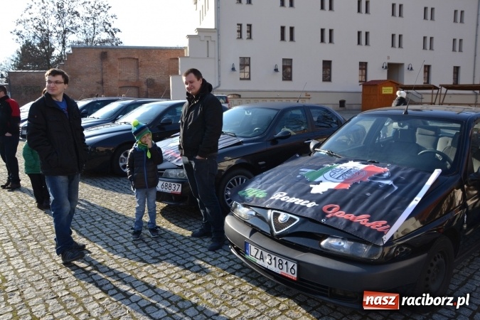 Zdjęcie w galerii na portalu naszraciborz.pl: Zlot miłośników Alf Romeo na zamku za nami wiadomości z regionu
