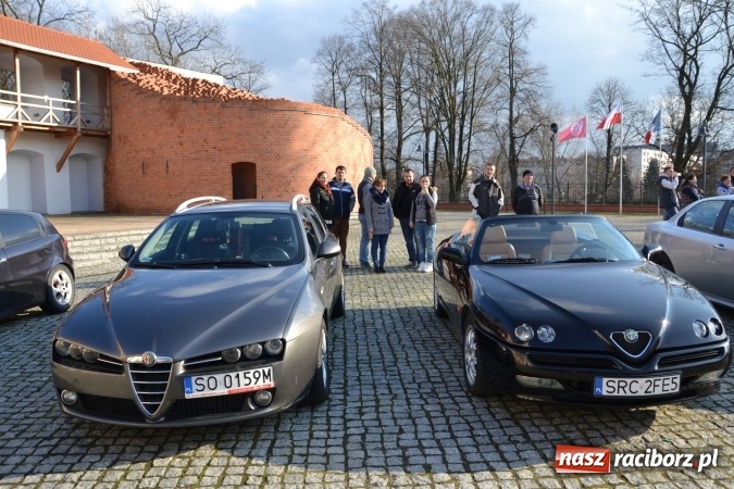 Zdjęcie w galerii na portalu naszraciborz.pl: Zlot miłośników Alf Romeo na zamku za nami wiadomości z regionu