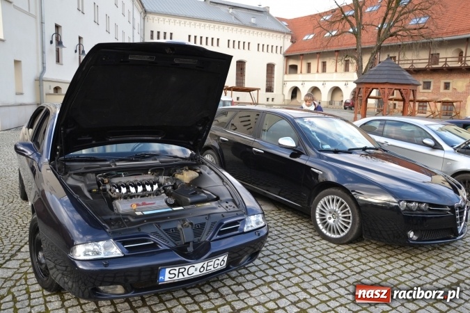 Zdjęcie w galerii na portalu naszraciborz.pl: Zlot miłośników Alf Romeo na zamku za nami wiadomości z regionu