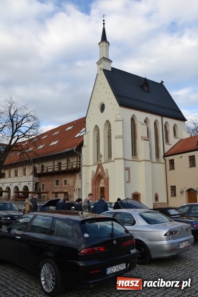 Zdjęcie w galerii na portalu naszraciborz.pl: Zlot miłośników Alf Romeo na zamku za nami wiadomości z regionu