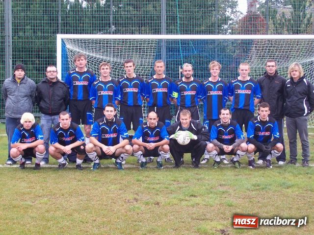 Zdjęcie w galerii na portalu naszraciborz.pl: Markowice - Chałupki: Festiwal czerwonych kartek wiadomości z regionu