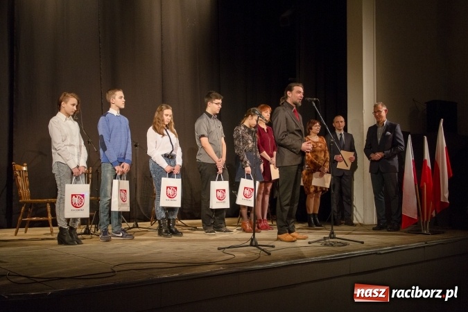 Zdjęcie w galerii na portalu naszraciborz.pl: Finał raciborskich obchodów Narodowego Dnia Pamięci Żołnierzy Wyklętych wiadomości z regionu