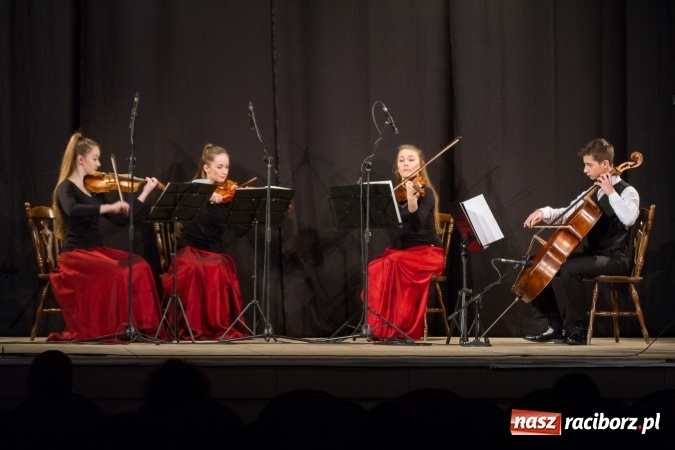 Zdjęcie w galerii na portalu naszraciborz.pl: Finał raciborskich obchodów Narodowego Dnia Pamięci Żołnierzy Wyklętych wiadomości z regionu