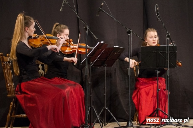 Zdjęcie w galerii na portalu naszraciborz.pl: Finał raciborskich obchodów Narodowego Dnia Pamięci Żołnierzy Wyklętych wiadomości z regionu
