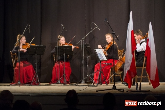 Zdjęcie w galerii na portalu naszraciborz.pl: Finał raciborskich obchodów Narodowego Dnia Pamięci Żołnierzy Wyklętych wiadomości z regionu