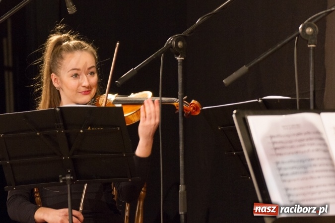 Zdjęcie w galerii na portalu naszraciborz.pl: Finał raciborskich obchodów Narodowego Dnia Pamięci Żołnierzy Wyklętych wiadomości z regionu