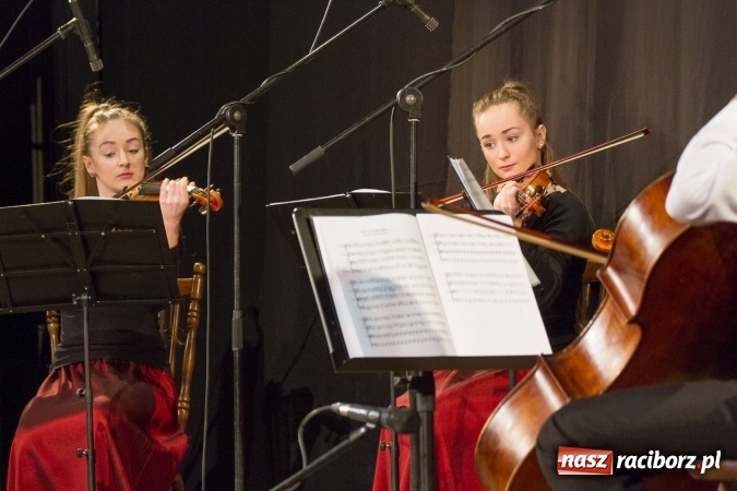 Zdjęcie w galerii na portalu naszraciborz.pl: Finał raciborskich obchodów Narodowego Dnia Pamięci Żołnierzy Wyklętych wiadomości z regionu
