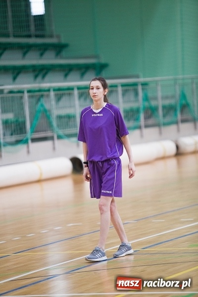 Zdjęcie w galerii na portalu naszraciborz.pl: Powiatowe Rozgrywki Szkół Ponadgimnazjalnych w Koszykówce Dziewczyn wiadomości z regionu