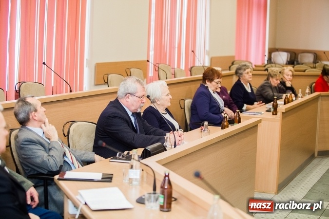Zdjęcie w galerii na portalu naszraciborz.pl: Wczoraj odbyło się I posiedzenie Rady Seniorów Miasta Raciborza II kadencji wiadomości z regionu