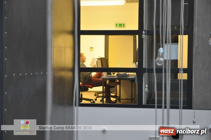 Zdjęcie w galerii na portalu naszraciborz.pl: Młodzież z gminy Krzyżanowice, Raciborza oraz powiatowych Centrów Kształcenia Zawodowego i Ustawicznego wzięła udział w StartUp Camp w Krakowie wiadomości z regionu