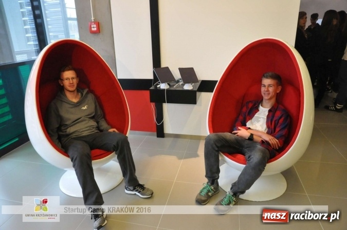 Zdjęcie w galerii na portalu naszraciborz.pl: Młodzież z gminy Krzyżanowice, Raciborza oraz powiatowych Centrów Kształcenia Zawodowego i Ustawicznego wzięła udział w StartUp Camp w Krakowie wiadomości z regionu