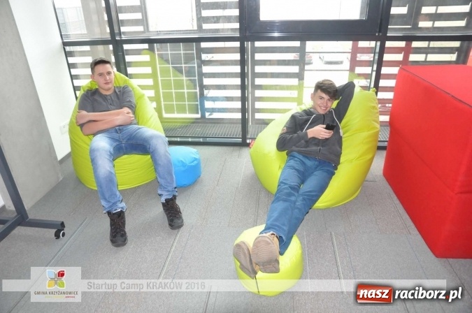 Zdjęcie w galerii na portalu naszraciborz.pl: Młodzież z gminy Krzyżanowice, Raciborza oraz powiatowych Centrów Kształcenia Zawodowego i Ustawicznego wzięła udział w StartUp Camp w Krakowie wiadomości z regionu