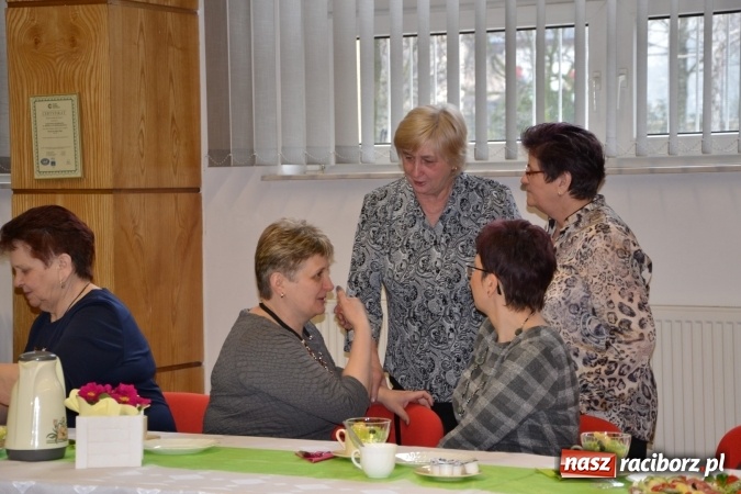 Zdjęcie w galerii na portalu naszraciborz.pl: Spotkanie z okazji Dnia Kobiet w Urzędzie Gminy Krzyżanowice  wiadomości z regionu