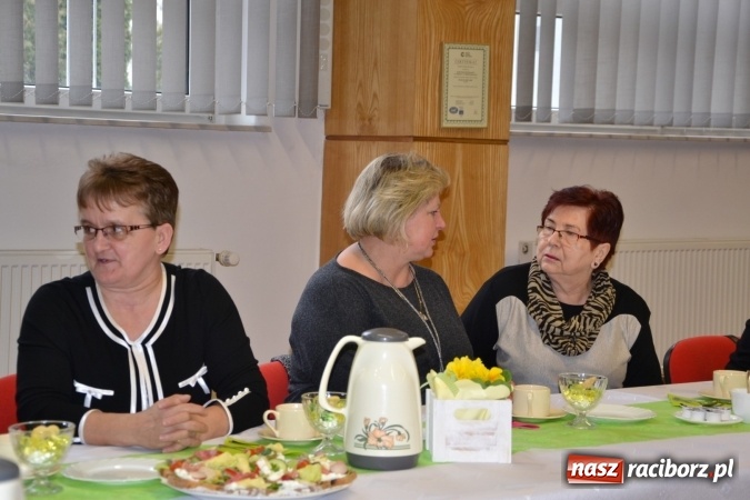 Zdjęcie w galerii na portalu naszraciborz.pl: Spotkanie z okazji Dnia Kobiet w Urzędzie Gminy Krzyżanowice  wiadomości z regionu