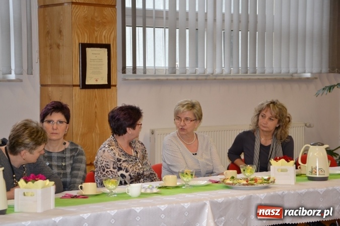 Zdjęcie w galerii na portalu naszraciborz.pl: Spotkanie z okazji Dnia Kobiet w Urzędzie Gminy Krzyżanowice  wiadomości z regionu