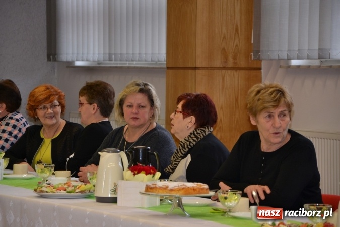 Zdjęcie w galerii na portalu naszraciborz.pl: Spotkanie z okazji Dnia Kobiet w Urzędzie Gminy Krzyżanowice  wiadomości z regionu