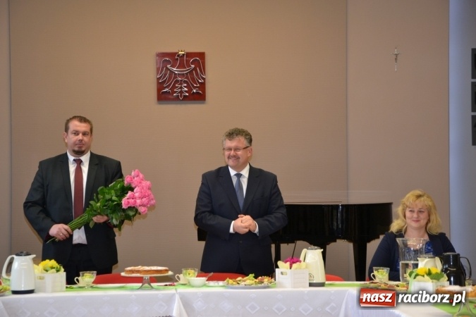 Zdjęcie w galerii na portalu naszraciborz.pl: Spotkanie z okazji Dnia Kobiet w Urzędzie Gminy Krzyżanowice  wiadomości z regionu