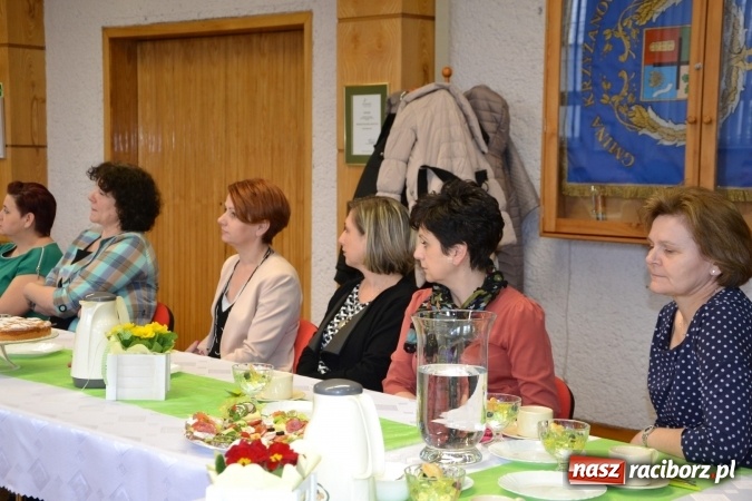 Zdjęcie w galerii na portalu naszraciborz.pl: Spotkanie z okazji Dnia Kobiet w Urzędzie Gminy Krzyżanowice  wiadomości z regionu