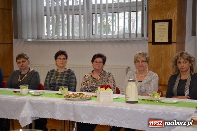 Zdjęcie w galerii na portalu naszraciborz.pl: Spotkanie z okazji Dnia Kobiet w Urzędzie Gminy Krzyżanowice  wiadomości z regionu