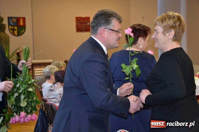 Zdjęcie w galerii na portalu naszraciborz.pl: Spotkanie z okazji Dnia Kobiet w Urzędzie Gminy Krzyżanowice  wiadomości z regionu
