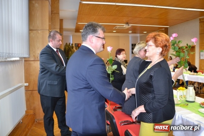 Zdjęcie w galerii na portalu naszraciborz.pl: Spotkanie z okazji Dnia Kobiet w Urzędzie Gminy Krzyżanowice  wiadomości z regionu