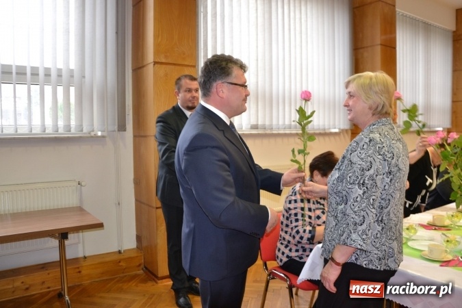 Zdjęcie w galerii na portalu naszraciborz.pl: Spotkanie z okazji Dnia Kobiet w Urzędzie Gminy Krzyżanowice  wiadomości z regionu