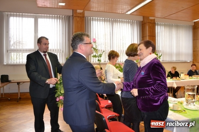 Zdjęcie w galerii na portalu naszraciborz.pl: Spotkanie z okazji Dnia Kobiet w Urzędzie Gminy Krzyżanowice  wiadomości z regionu