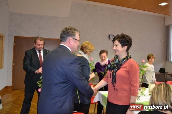 Zdjęcie w galerii na portalu naszraciborz.pl: Spotkanie z okazji Dnia Kobiet w Urzędzie Gminy Krzyżanowice  wiadomości z regionu