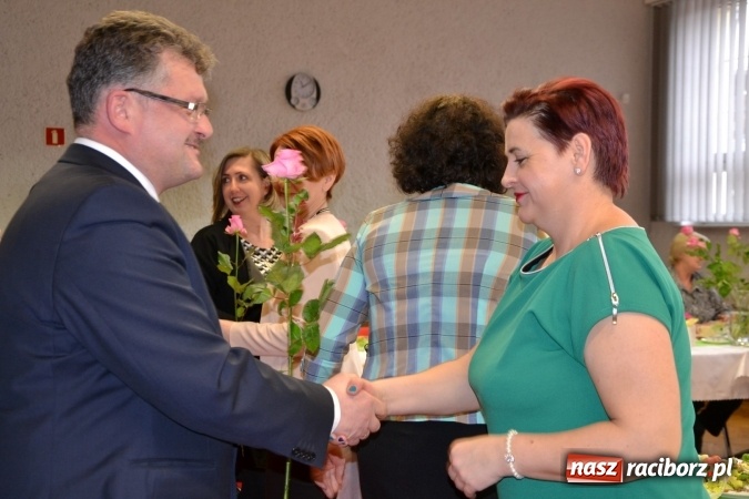 Zdjęcie w galerii na portalu naszraciborz.pl: Spotkanie z okazji Dnia Kobiet w Urzędzie Gminy Krzyżanowice  wiadomości z regionu