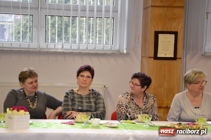 Zdjęcie w galerii na portalu naszraciborz.pl: Spotkanie z okazji Dnia Kobiet w Urzędzie Gminy Krzyżanowice  wiadomości z regionu