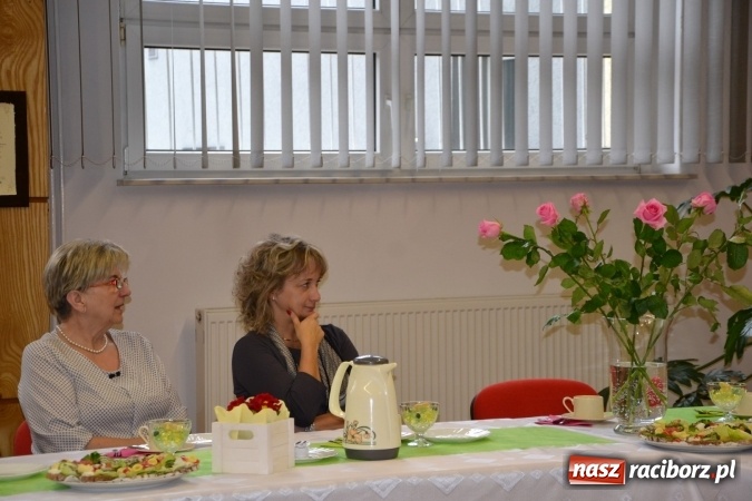 Zdjęcie w galerii na portalu naszraciborz.pl: Spotkanie z okazji Dnia Kobiet w Urzędzie Gminy Krzyżanowice  wiadomości z regionu